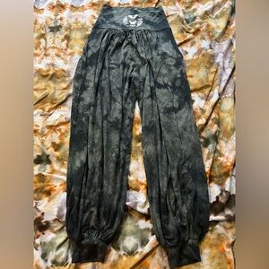 Purusha People Green Witch Genies